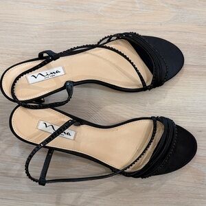 Nina Women's Elegant Black Sandals